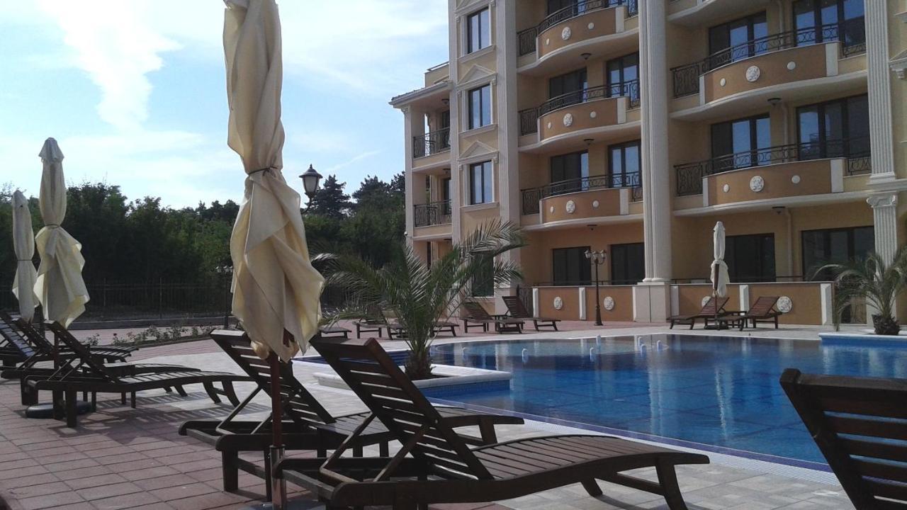 Flora Beach Private Lejlighedshotel Pomorie Eksteriør billede