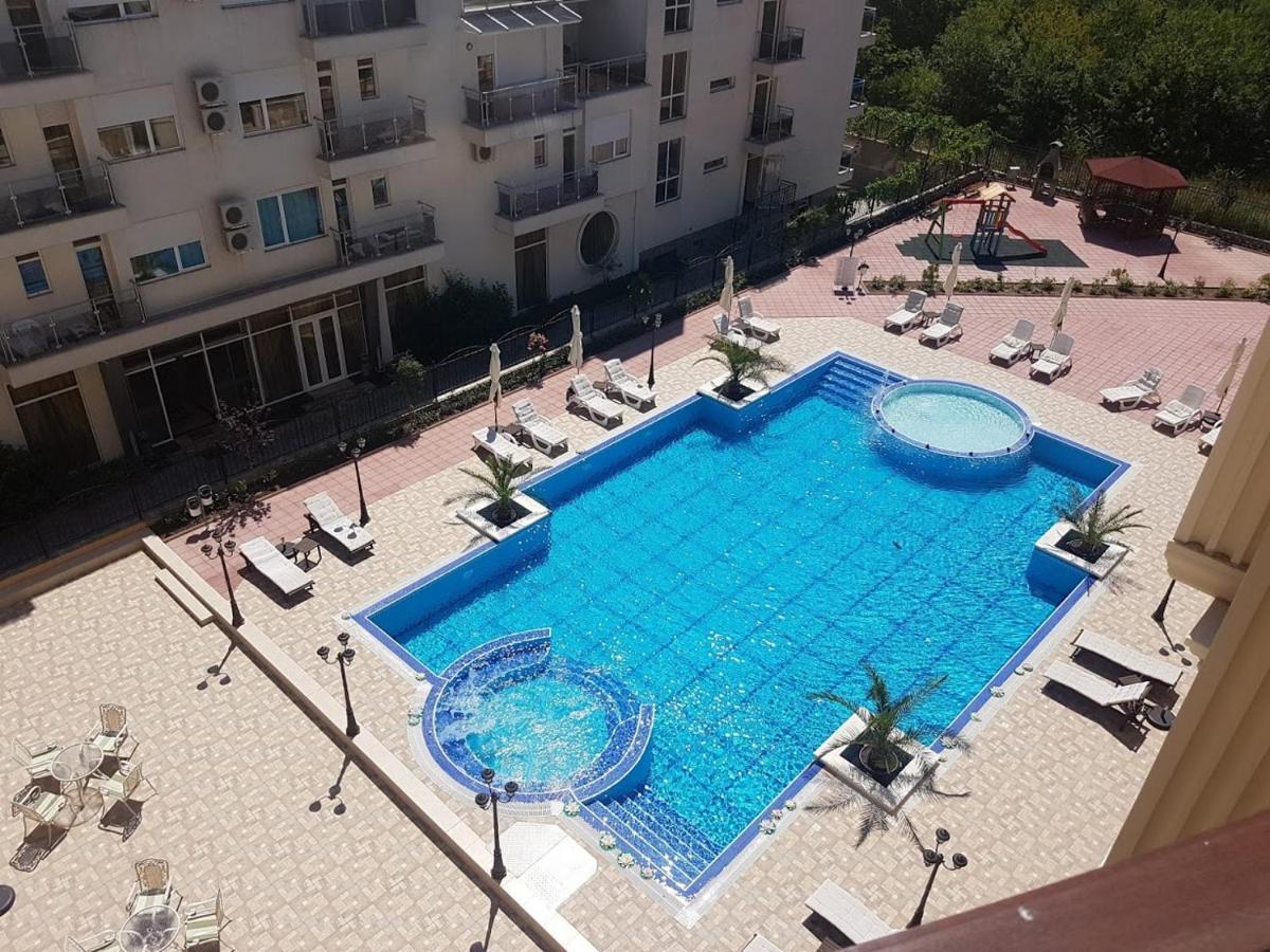 Flora Beach Private Lejlighedshotel Pomorie Eksteriør billede