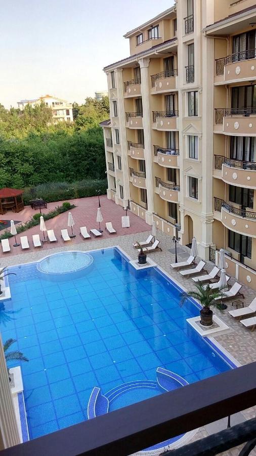 Flora Beach Private Lejlighedshotel Pomorie Eksteriør billede