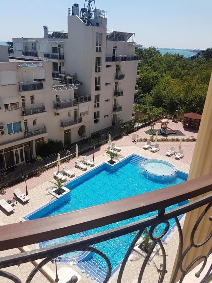 Flora Beach Private Lejlighedshotel Pomorie Eksteriør billede