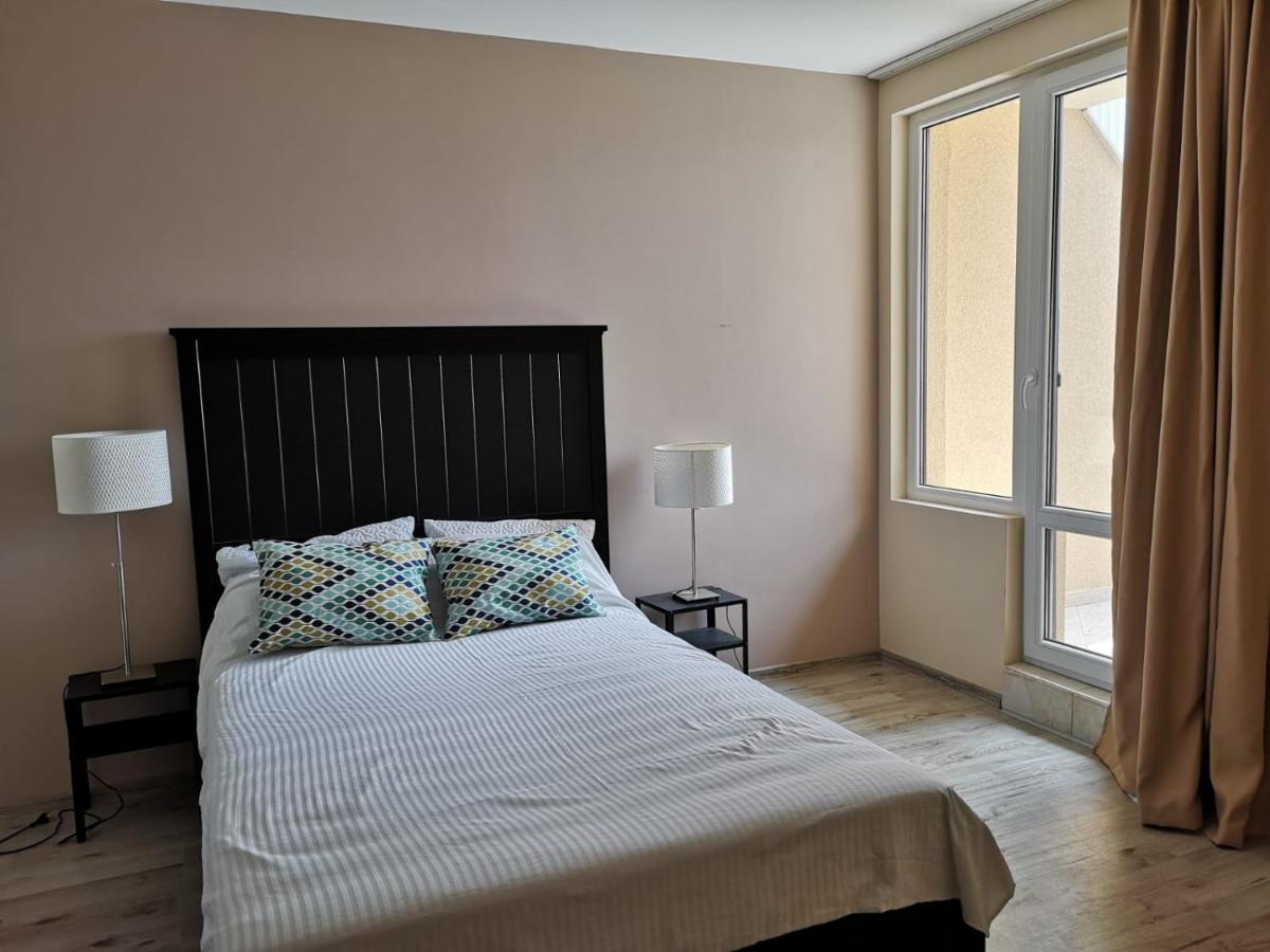 Flora Beach Private Lejlighedshotel Pomorie Eksteriør billede