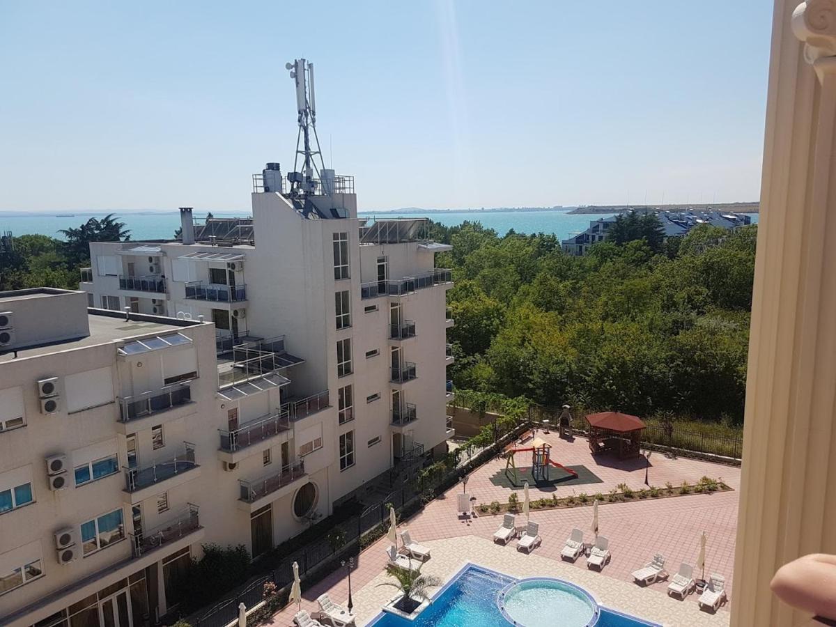 Flora Beach Private Lejlighedshotel Pomorie Eksteriør billede