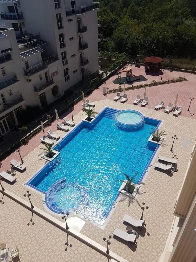 Flora Beach Private Lejlighedshotel Pomorie Eksteriør billede