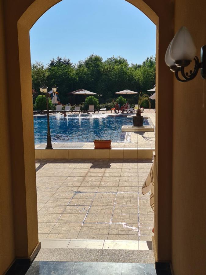Flora Beach Private Lejlighedshotel Pomorie Eksteriør billede
