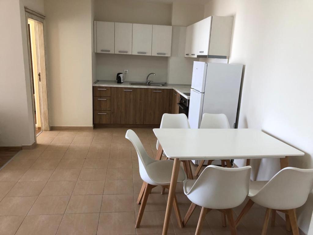 Flora Beach Private Lejlighedshotel Pomorie Eksteriør billede