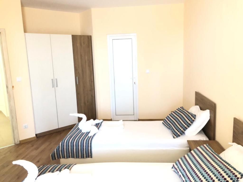 Flora Beach Private Lejlighedshotel Pomorie Eksteriør billede